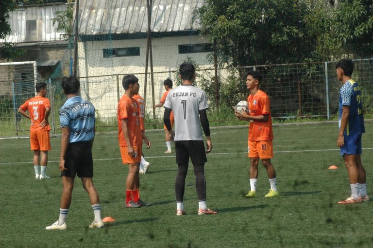 DEJAN FC dalam latihan persiapan Babak 32 Besar Putaran Nasional. Dejan FC akan menjadi tuan rumah yang akan berlangsung di Siliwangi PSF Bandung, mulai Sabtu 11 Mei 2024. (Foto: Arief K/G-SPORTS.ID)