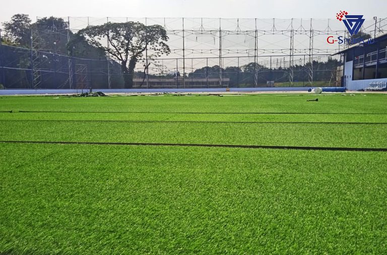 Tampak lapangan mini football Persada PSF Sport Center sudah dipasang rumput sintetis sejak Jumat sepekan lalu.