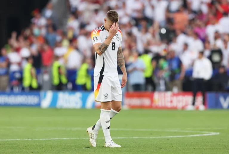 KAPTEN tim Jerman, Tony Kross tertunduk lesu setelah Spanyol menyingkirkan negaranya dari persaingan EURO 2024, Jumat 5 Juli 2024. (Dok:uefa.com/G-SPORTS.ID).