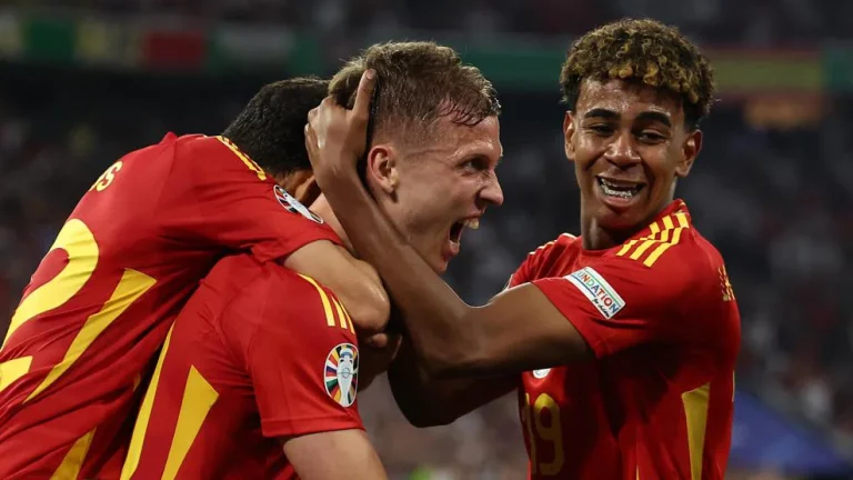 LAMINE Yamal ikut merayakan gol kedua Spanyol yang dicetak Dani Olmo, (Dok : uefa.com/G-SPORTS.ID)