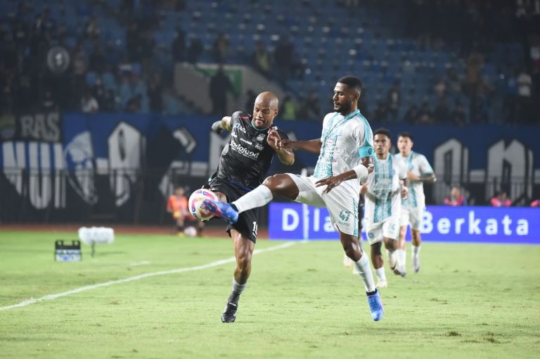 PENCETAK dua gol kemenangan Persib atas PSBS Biak, David da Silva menjadi pencetak gol perdana Liga 1 2204/2025. (Foto:Arief K/G-SPORTS.ID)