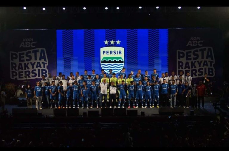 SKUAT Persib Liga 1 2204/025 resmi diperkenalkan kepada publik. (Foto: Arief K/G-SPORTS.ID)