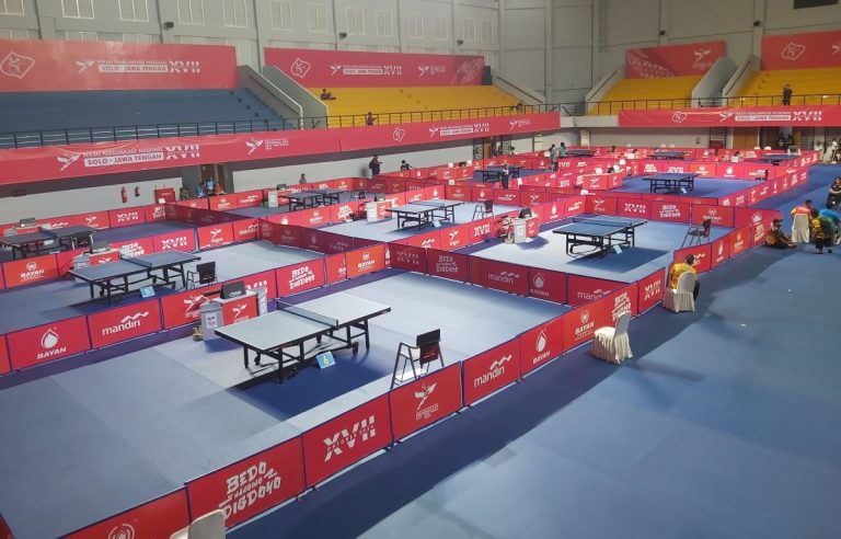 STANDAR: GOR Bung Karno di Kabupaten Sukoharjo, Jawa Tengah disulap menjadi sebuah venue bertaraf internasional untuk menggelar pertandingan Para Tenis Meja Pekan Paralimpiade Nasional XVII/2024. (Foto: Arief. K/G-sports.id)