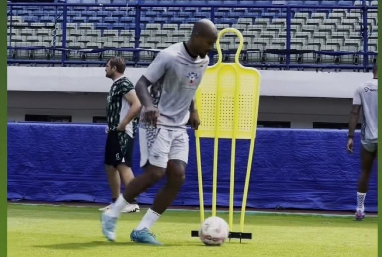 GERVANE Kastaneer tengah menjalani latihan perdana bersama Persib, Rabu (15/1/2025). (Foto: instagam gervanek33.