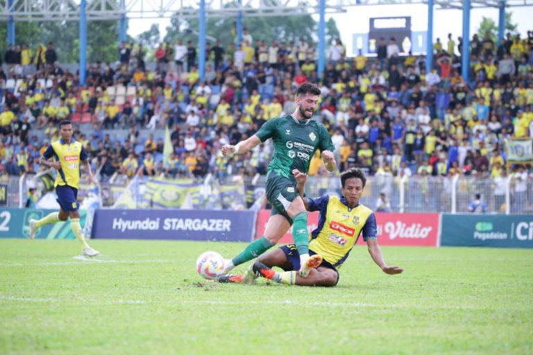 PEGADAIAN Liga 2 2024/2025 memasuki babak akhir. PSKC Cimahi saat melawan Persikota di Stadion Benteng,Tangerang , Minggu (5/1/2025). (Foto: Istimewa/G-SPORTS.ID)