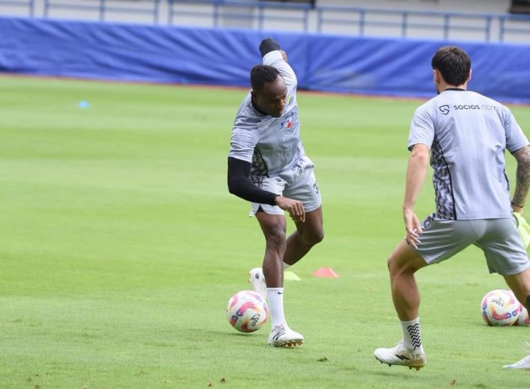 STOPER Victor Igbonefo yang sempat absen di laga sebelumnya kembali berlatih bersama tim, Senin (20/1/2025). (Foto: Arief K/G-SPORTS.ID)