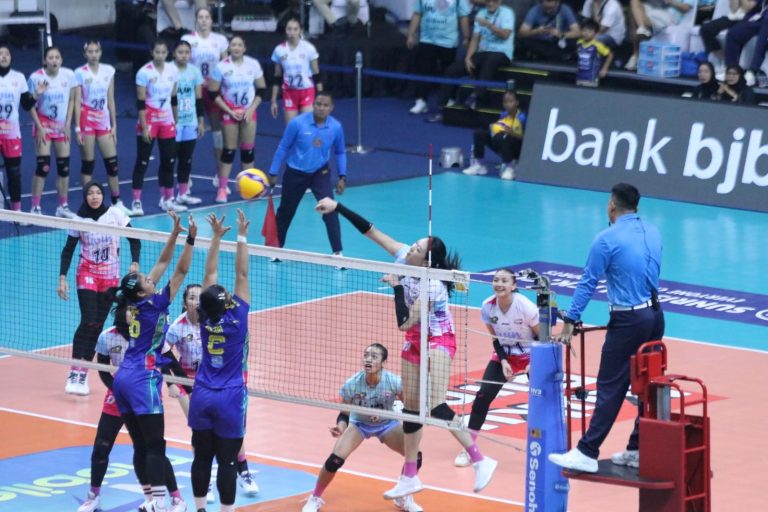 JAKARTA Livin Mandiri versus Jakarta Electric PLN membuka putaran kedua PLN Mobile Proliga 205, Jumat (7/2/2025). (Foto: Proliga/G-SPORTS.ID)