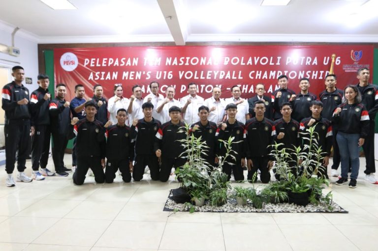 TIMNAS Voli Indonesia U-16 dalam sebuah acara di Padepokan Voli Jenderal Polis Kunarto, Sentul, Rabu (9/7/2025). (Foto: PBVSI)