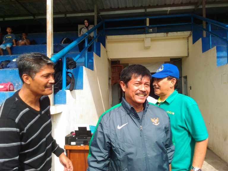 INDRA Sjafri, dalam sebuah acara di Bandung. Indra Sjafri resmi melatih Tim Indonesia U-23 proyeksi SEA Games 2025 di Thailand Desember, mendatang (Foto: Arief K/G-SPORTS.ID)
