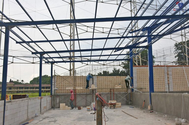Bagian teras dari lapangan padel 3 dan 4 tampak dalam proses pembangunan. (Foto: Irfan Sudrajat/G-Sports.id).
