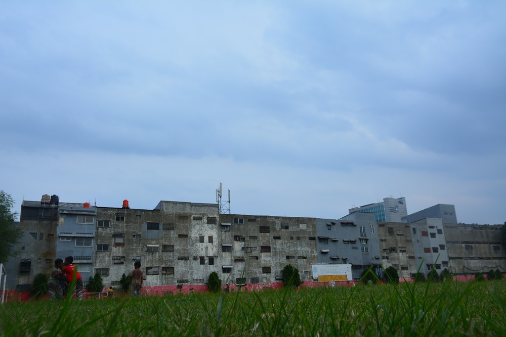 Stadion VIJ terletak di dalam Jalan Biak, dengan batas rumah-rumah warga, pertokoan, atau kantor. (Foto: G-Sports.id).