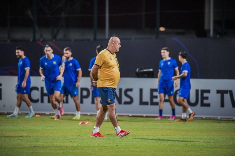 ILUSTRASI, pelaih Persib Bojan Hodak dalam sebiah sesi latihan Persib. (Foto: Arief K/G-SPORTS.ID)